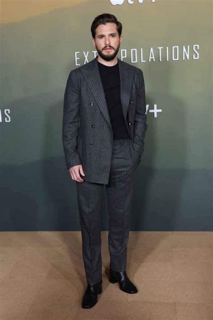 11 Amazing Bodies of Sophie Turner and Friends