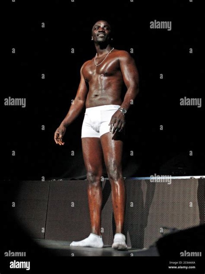 Akon Body Measurements Height Weight Shoe Biceps Size Vital Statistics