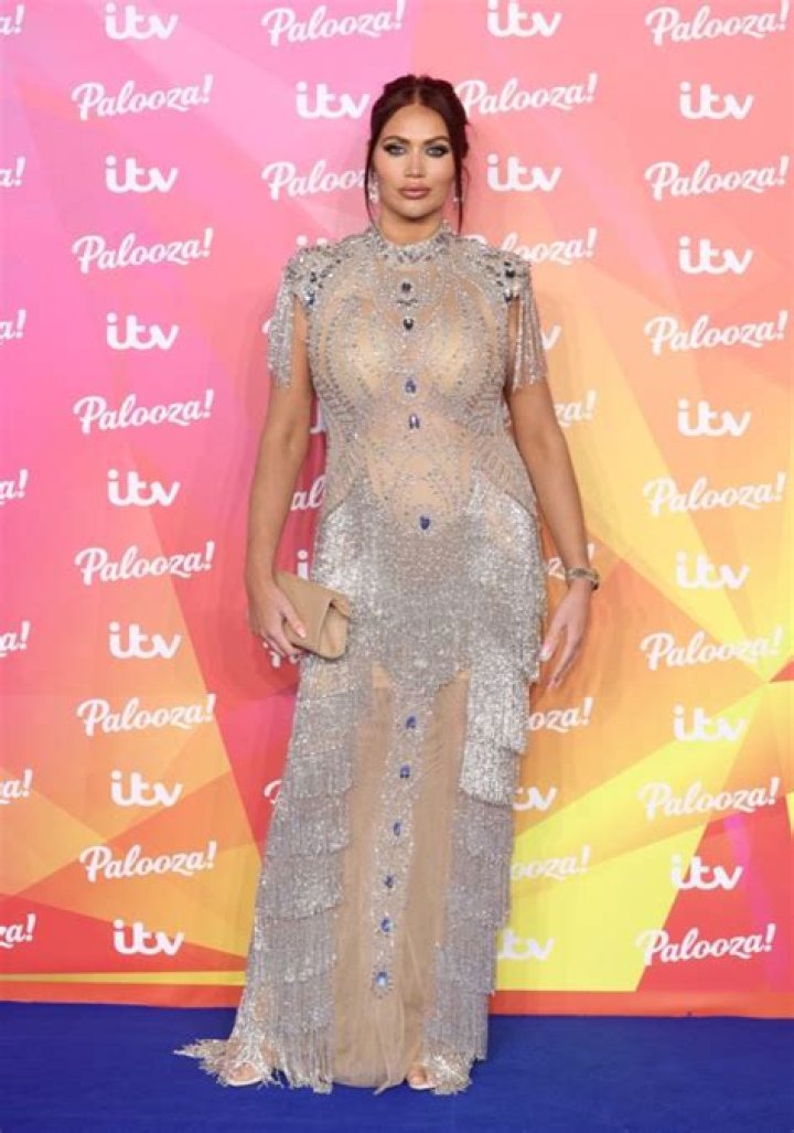 Amy Childs in Bathing Suit Loves "Us" — Celebwell