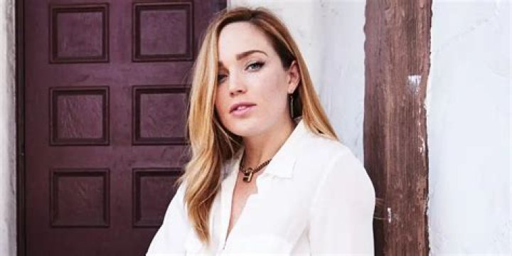 Caity Lotz Net Worth