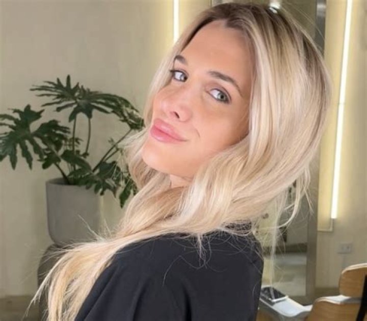 Cami Homs in Bathing Suit Says "Hello Warmth, I Love You" — Celebwell