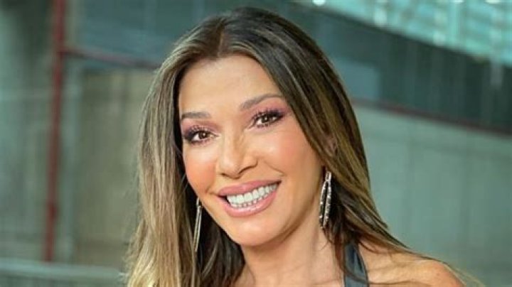 Catherine Fulop in Bathing Suit Shares "Postcards From a Day at the Beach" — Celebwell