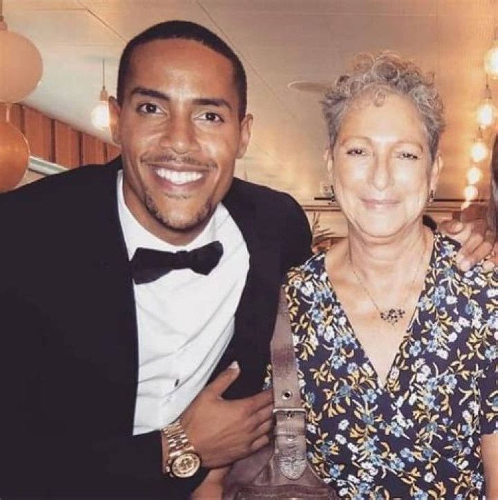 Chanan Safir Colman Wiki, Age, Girlfriend, Height, Net Worth, Parents & More