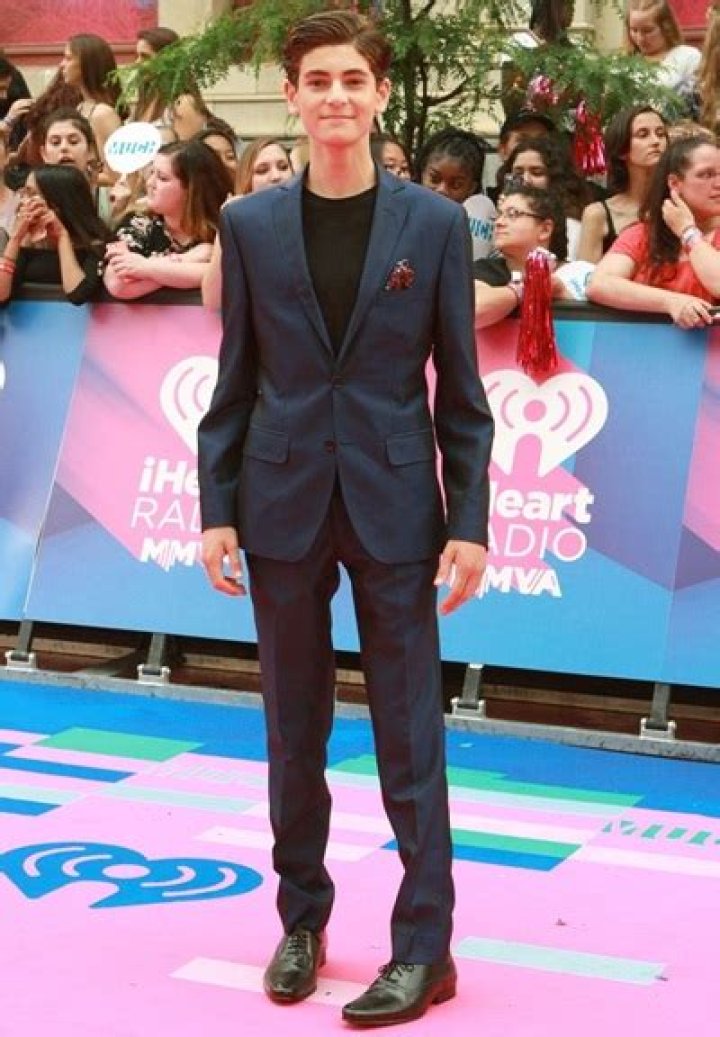 David Mazouz Height Weight Body Measurements Shoe Size Age Stats Facts