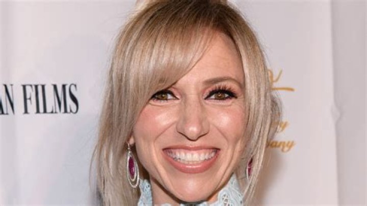 Debbie Gibson net worth, income and estimated earnings of Youtuber channel
