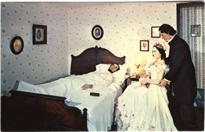 Did Luis Miguel See His Dad On His Deathbed? – Celebrity