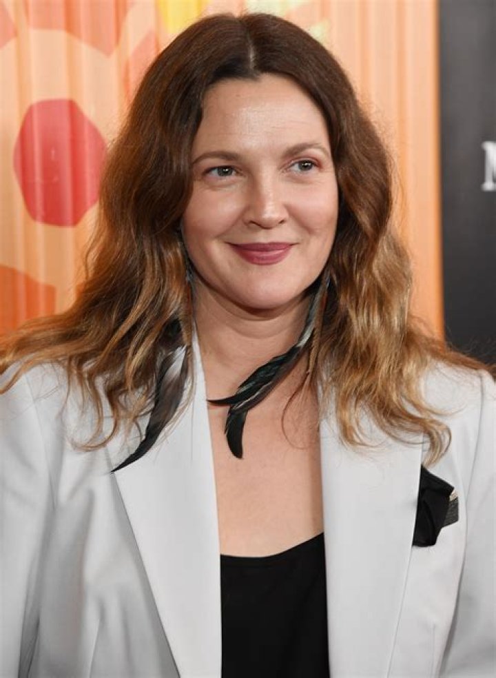 Drew Barrymore Biography - Facts, Childhood, Family Life & Achievements