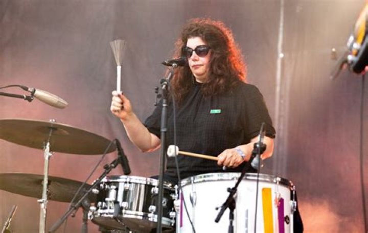 Drummer Mimi Parker Dies From Ovarian Cancer, Funeral and Burial Details