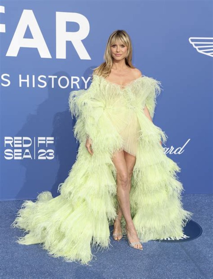 Heidi Klum in Bathing Suit Has a "Vacanza Romantico" — Celebwell