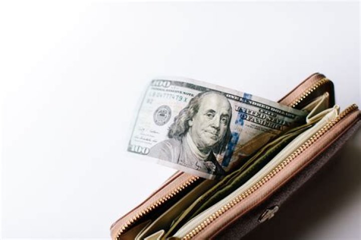 
How Much Money Does Amanda Hearst Make? Latest Income Salary
