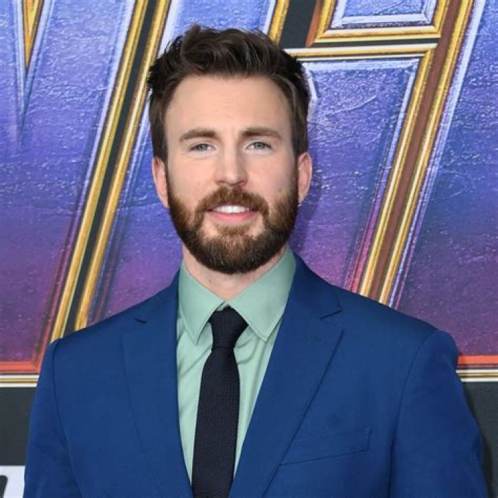 
How Much Money Does Chris Evans (actor) Make? Latest Income Salary
