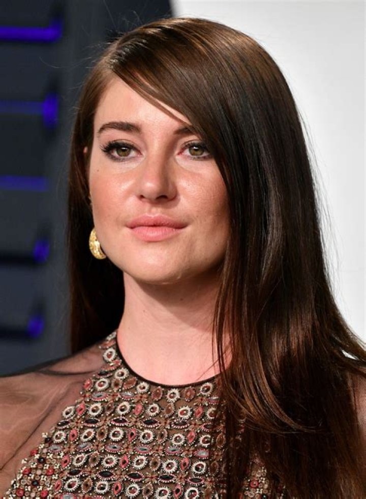 
How Much Money Does Shailene Woodley Make? Latest Income Salary
