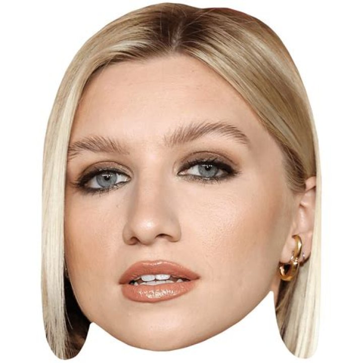 Is Anna sitar Russian? – Celebrity