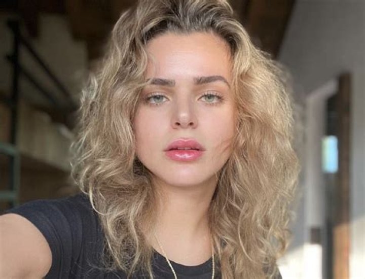 Isabella Castillo in Bathing Suit Says "Buenos Días Puerto Rico" — Celebwell