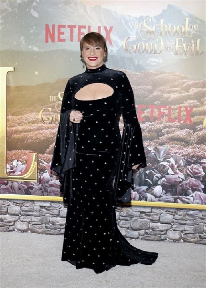 Jamie Lee Curtis Dresses Like Her Mom From Psycho at Halloween Kills Premiere — Celebwell