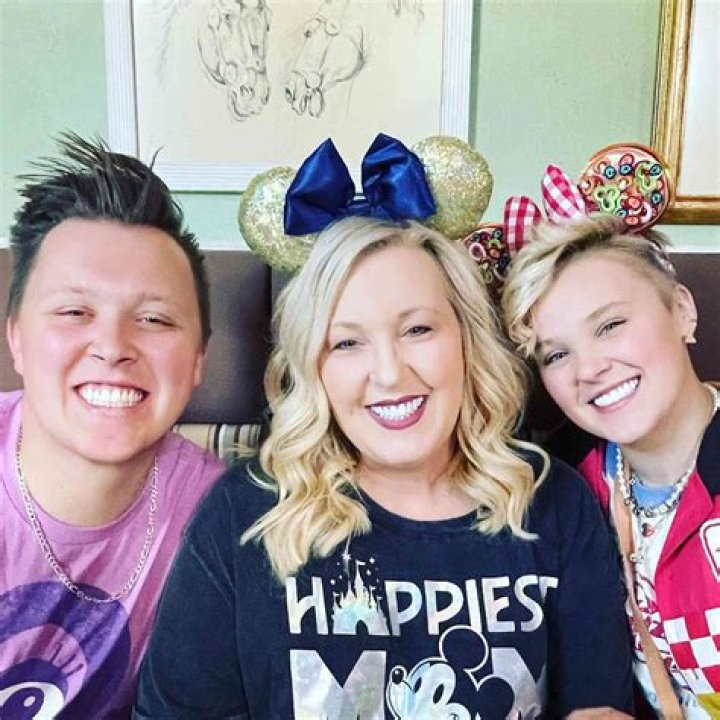 Jessalynn Siwa - Bio, Facts, Family Life of Dancer & Reality TV Star