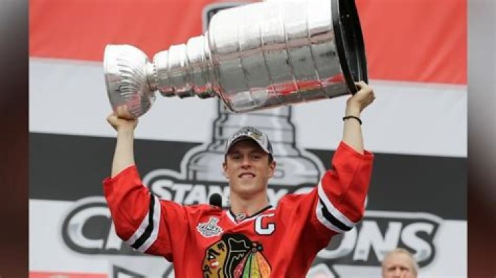 Jonathan Toews Biography - Facts, Childhood, Family Life & Achievements