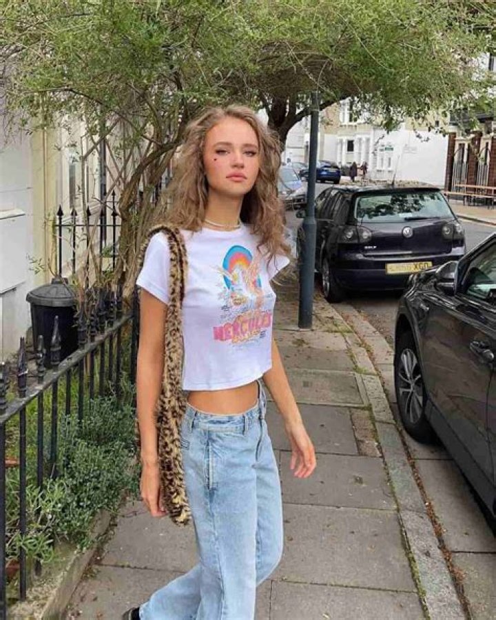 JULIA GISELLA Net Worth & Earnings (2024)