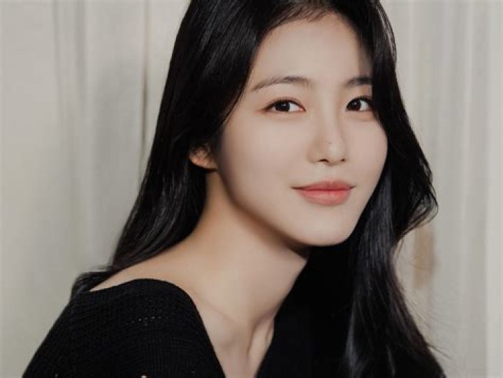 Kang So-ra Biography - Facts, Childhood, Family Life & Achievements of South Korean Actress & Model