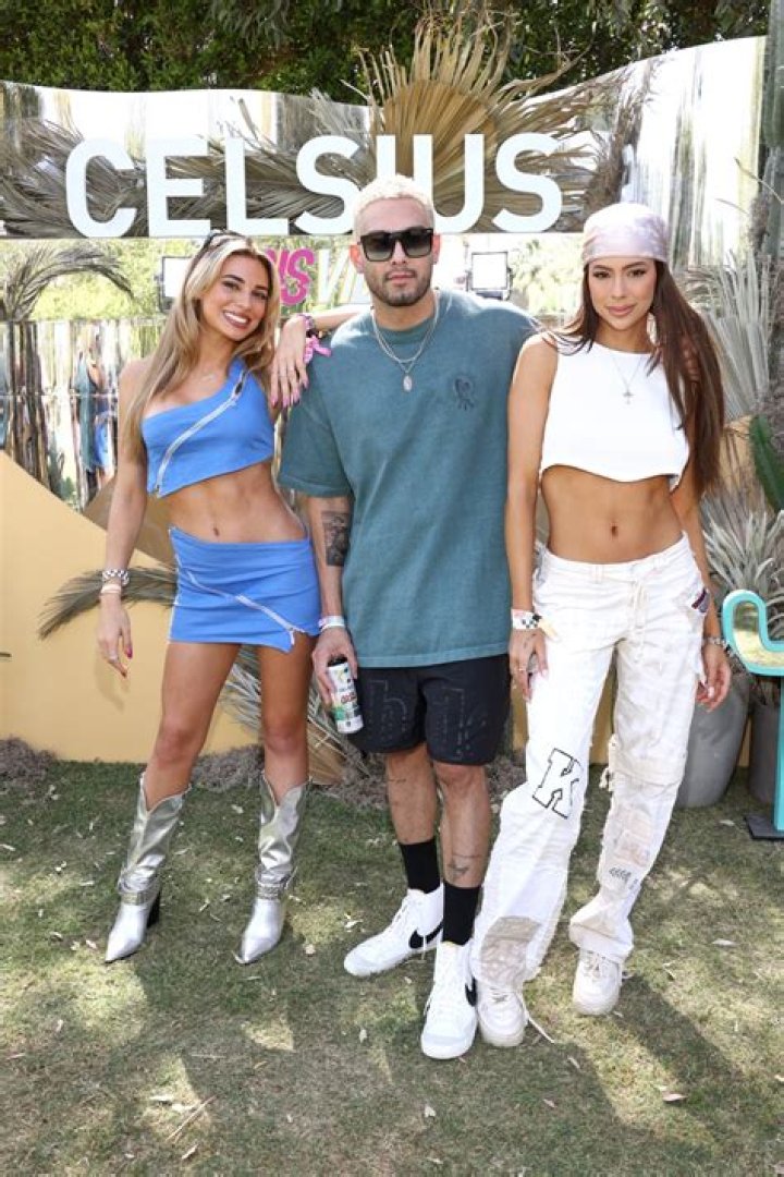 Kayla Richart in Bathing Suit Says "Take Me Back" — Celebwell