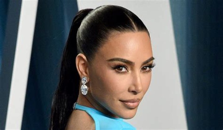 Kim Kardashian in Bathing Suit Says "OMG" — Celebwell