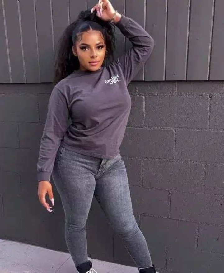 Kkvsh Wiki, Bio, Boyfriend, Salary, Height, Age & More