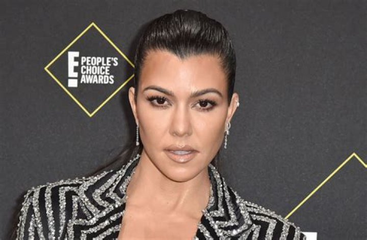 Kourtney Kardashian in Bathing Suit Says Hi From Blue Waters — Celebwell