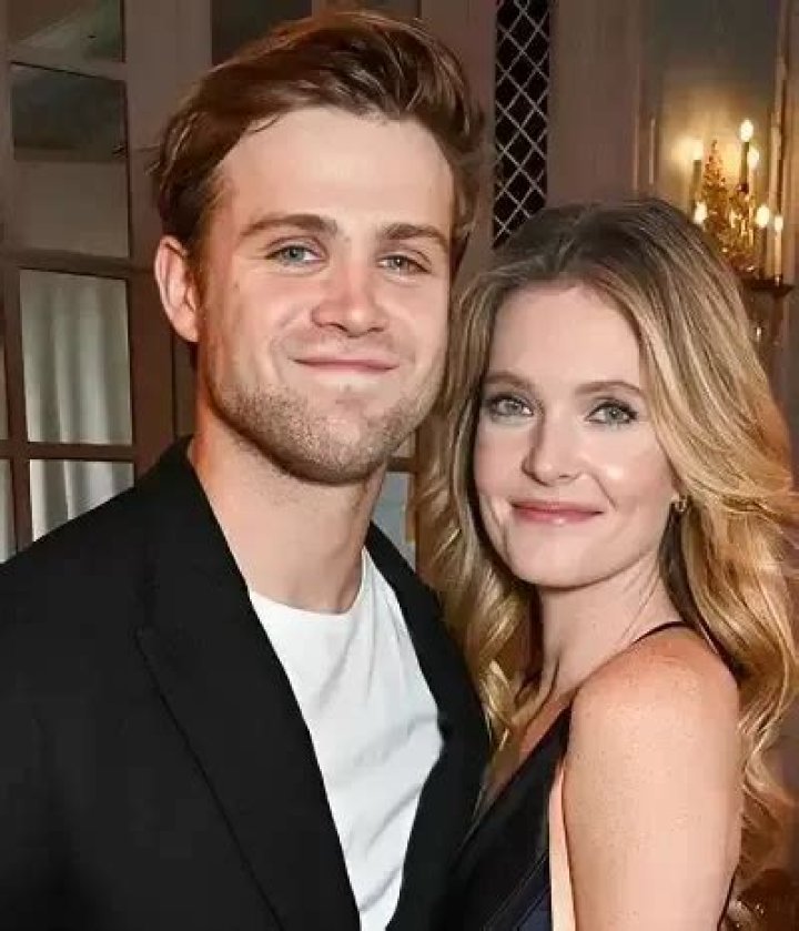 Leo Woodall Wiki, Age, Girlfriend, Parents, Height & More