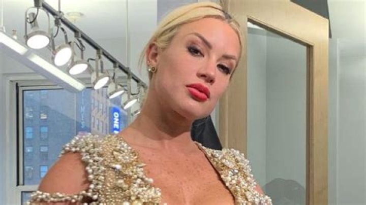 Leslie Shaw in Bathing Suit is "Bellísima" — Celebwell