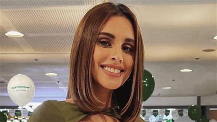 Max Collins in Bathing Suit Shares "a Pop of Color" — Celebwell