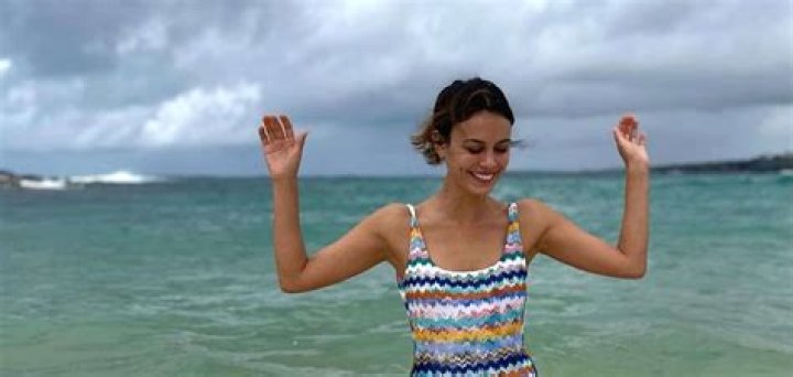 Nathalie Kelley in Bathing Suit Says Hi From Burning Man — Celebwell