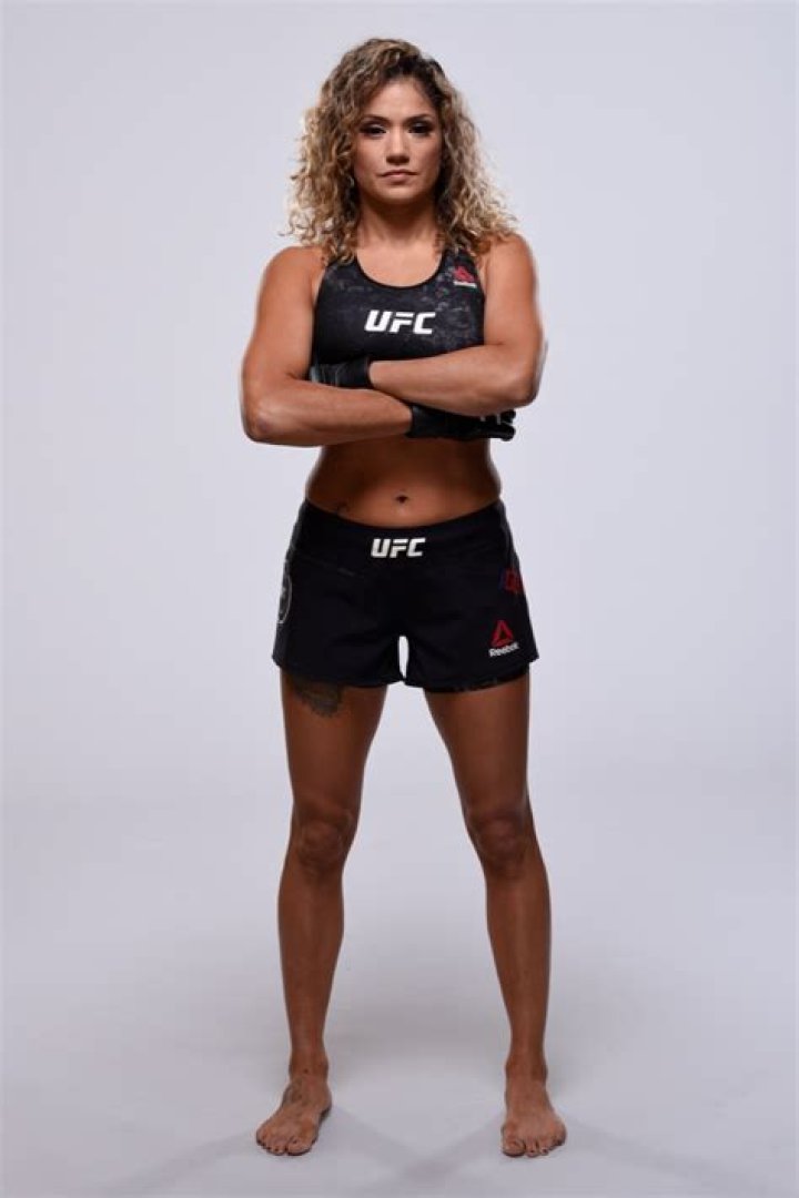 Pearl Gonzalez in Bathing Suit Says "Happy Memorial Day" — Celebwell