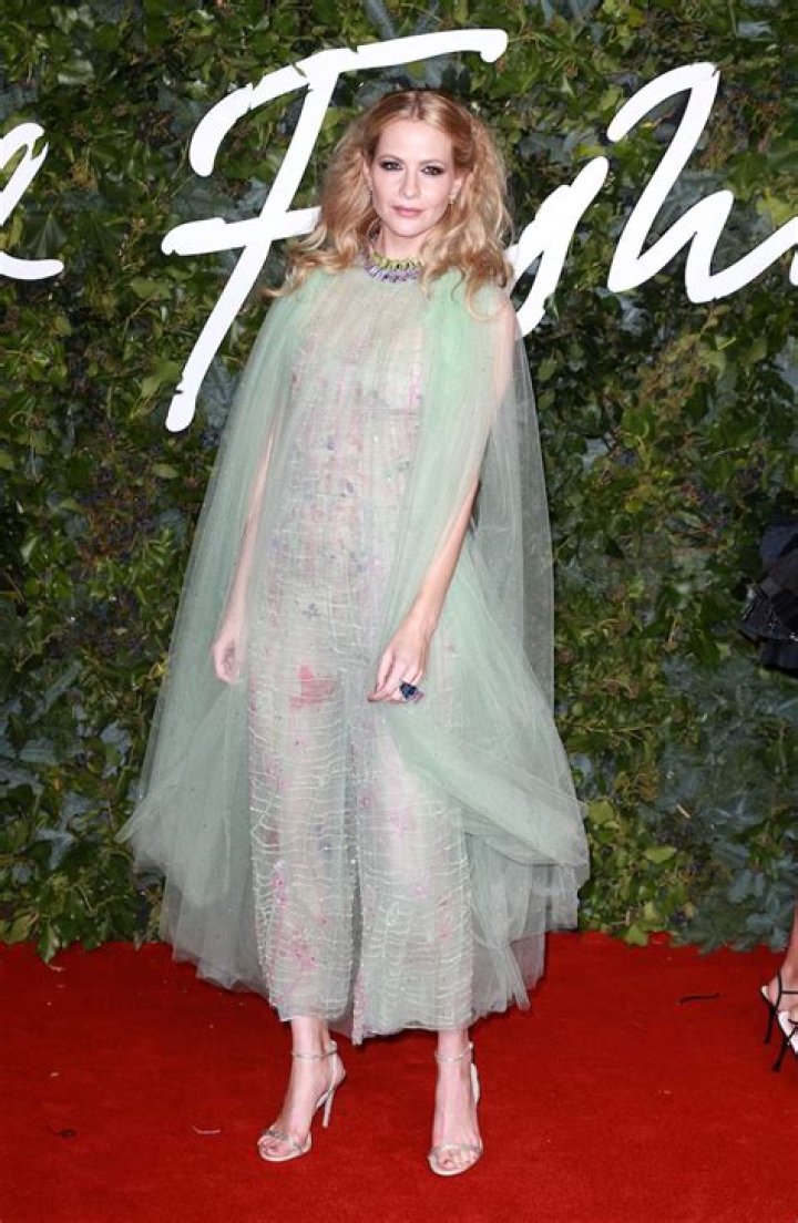 Poppy Delevingne Shares Bathing Suit Photos Recharging at Wellness Clinic — Celebwell