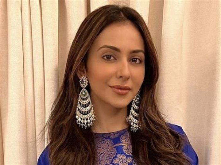 Rakul Preet Singh in Bathing Suit Says "Wander Often" — Celebwell