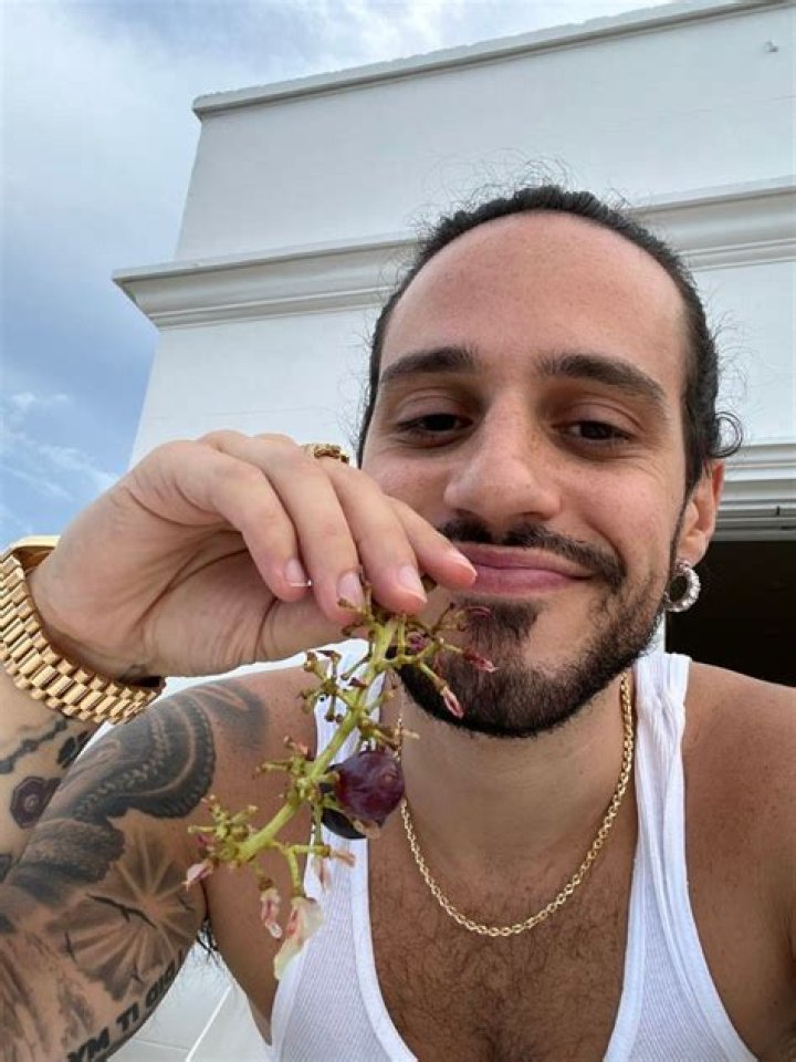 Rapper Russ Height Weight Shoe Size Body Measurements Facts Family