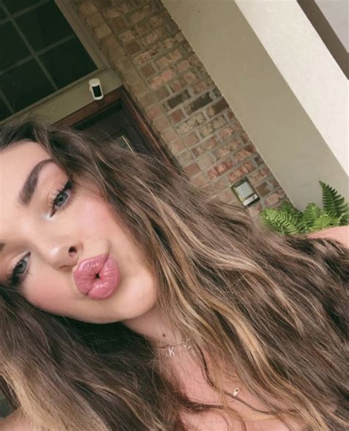 Rosa Verte [Model] Wiki, Net Worth, Height, Weight & More