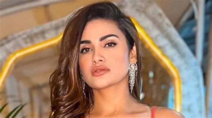 Sakshi Dwivedi in Bathing Suit Says "Hello You All Lovelies" — Celebwell