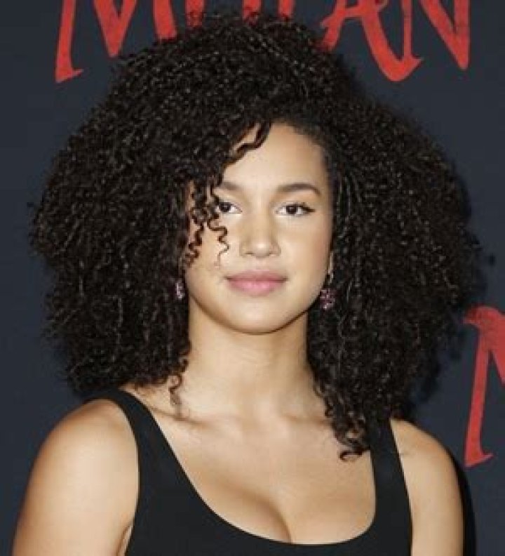 Sofia Wylie Height Weight Shoe Size Body Measurements Facts Ethnicity