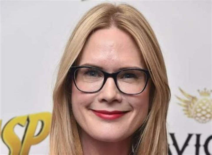 Stephanie March Bra Size, Age, Weight, Height, Measurements