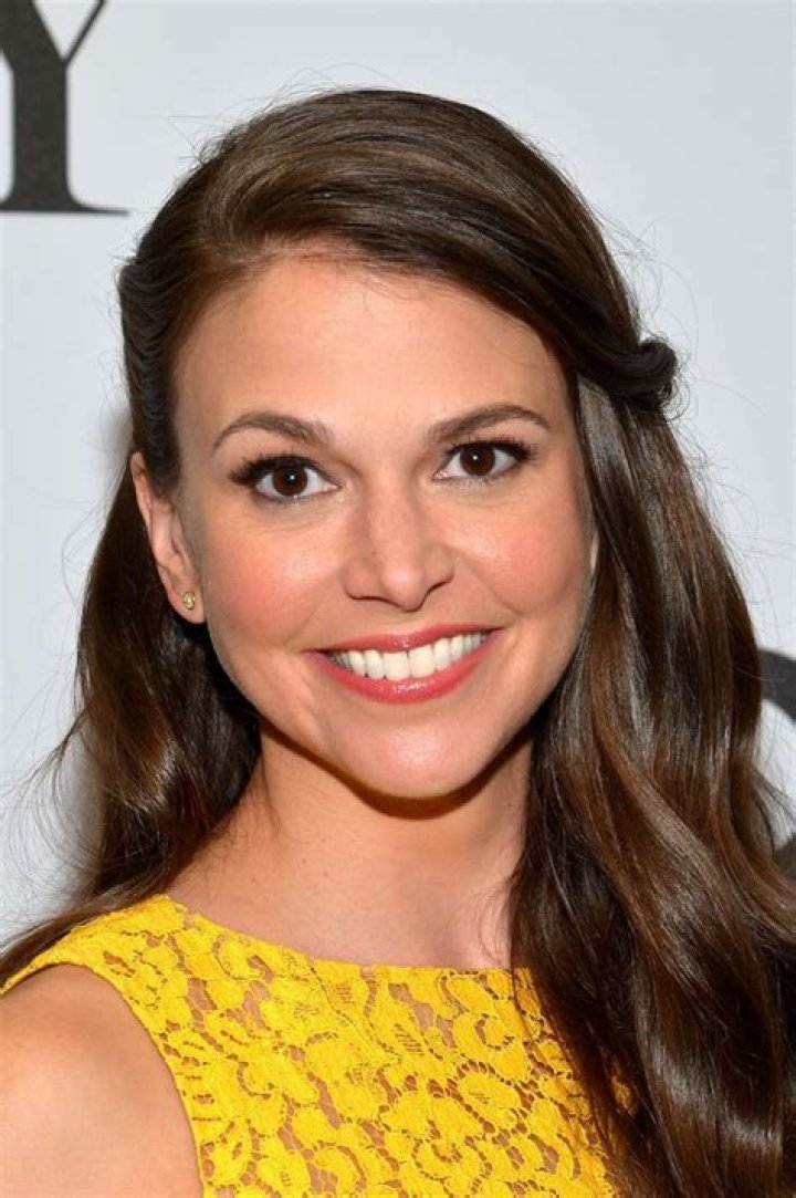 Sutton Foster Biography - Facts, Childhood, Family Life & Achievements of Actress & Singer