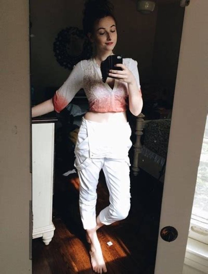 Tessa Violet Height Weight Shoe Size Measurements Family Ethnicity