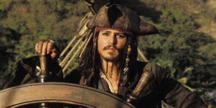 Why do the Pirates in Pirates of the Caribbean have yellow eyes? – Celebrity