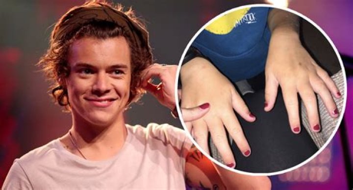 Why Does Harry Styles Paint His Nails? – Celebrity