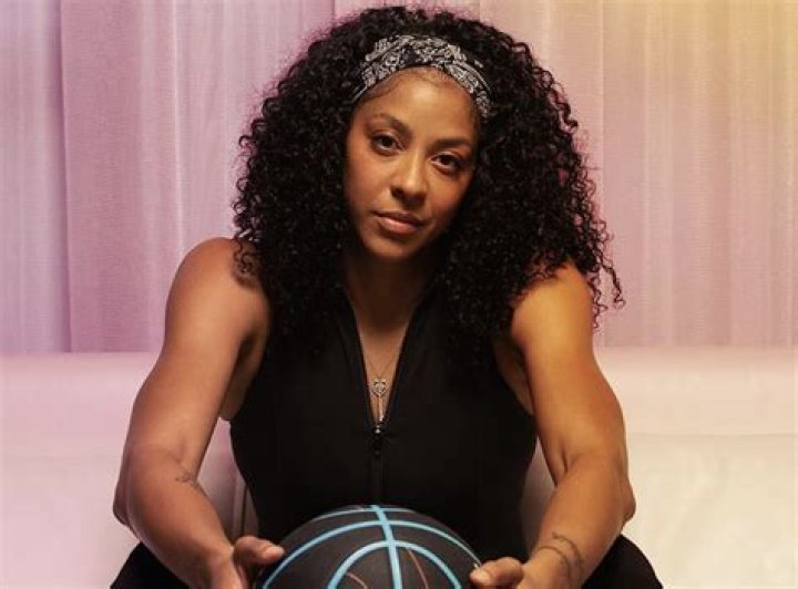 WNBA Star Candace Parker Shares Swimsuit Photo From the Pool